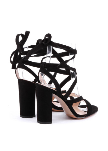 Черные босоножки Maria Moro на шнурках
