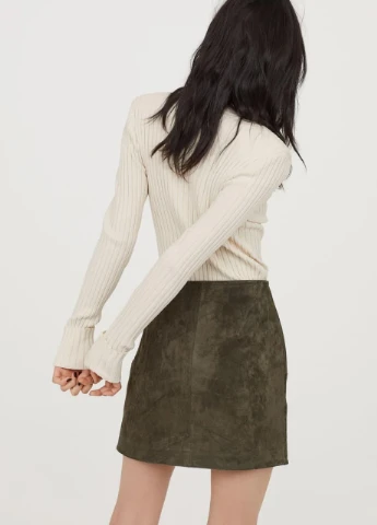 Оливковая (хаки) однотонная короткая замшевая юбка H&M