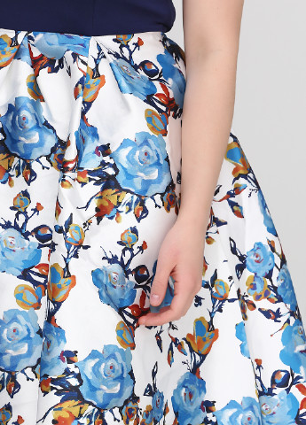 Темно-синее коктейльное платье колокол Vero Moda с цветочным принтом