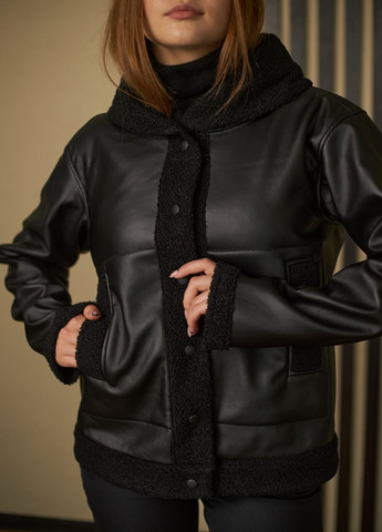 Черная демисезонная куртка MiNiMax