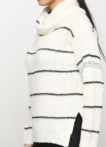 Белый демисезонный свитер CHD