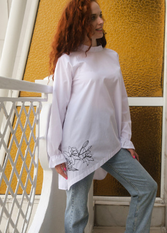 Белая демисезонная ассиметричная белая блуза с длинным рукавом INNOE Блуза