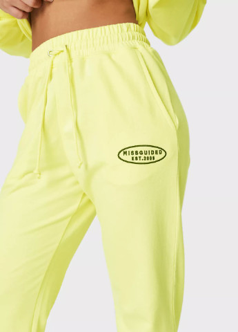 Желтые спортивные демисезонные брюки Missguided