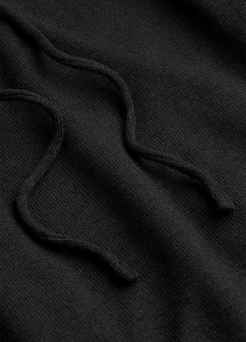Черное кэжуал платье H&M однотонное