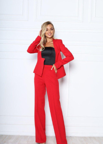 Жіночий брючний костюм асиметрія червоного кольору на підкладці розмір р.48 378372 New Trend (255335918)