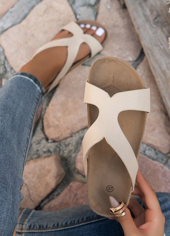 Светло-бежевые шлепанцы SHEIN