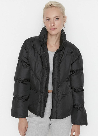 Черная демисезонная куртка Trendyol