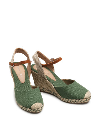 Зеленые сандалі jenny fairy Jenny Fairy с ремешком на плетеной подошве