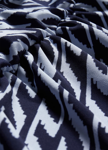 Темно-синее кэжуал платье футляр C&A с абстрактным узором