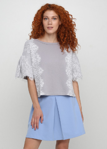 Светло-серая летняя блуза M & G