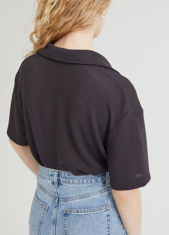 Темно-серая женская футболка-поло H&M однотонная