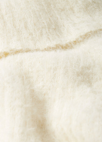 Молочный зимний свитер C&A