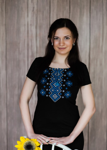 Жіноча вишита футболка Карпатский орнамент чорна з синім Melanika (250206203)