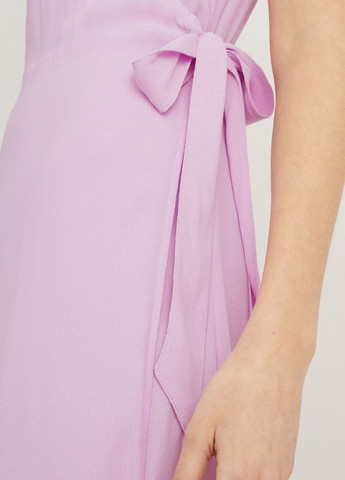 Сиреневое кэжуал платье на запах C&A однотонное