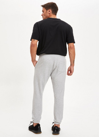 Светло-серые спортивные демисезонные брюки DeFacto