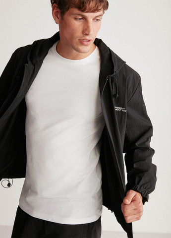 Черная демисезонная ветровка Grimelange