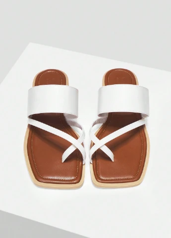 Белые шлепанцы SHEIN