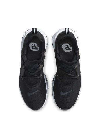 Черно-белые всесезонные кроссовки Nike