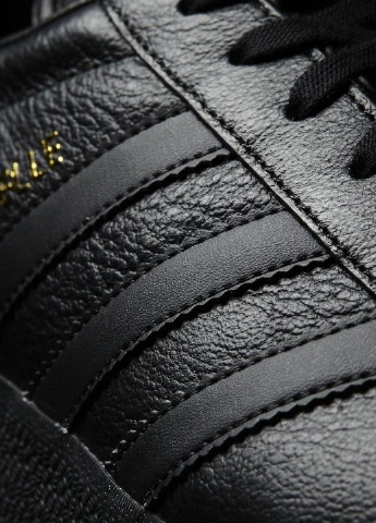 Черные демисезонные кроссовки adidas Gazelle