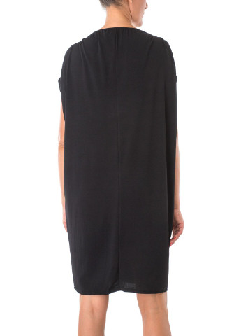 Черное кэжуал платье Miss Miss однотонное