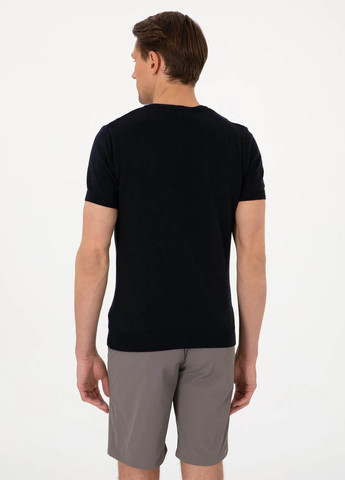 Темно-синяя футболка Pierre Cardin