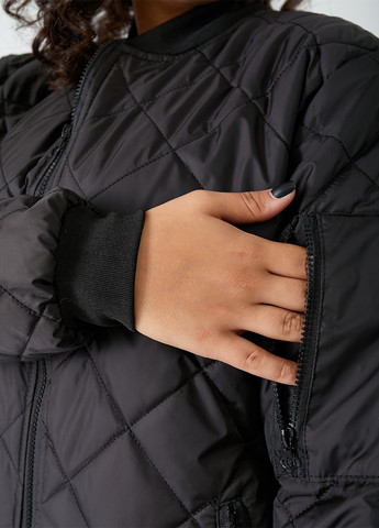 Черная демисезонная куртка No Brand