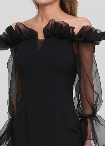 Черное кэжуал платье футляр, с открытыми плечами Arizona однотонное