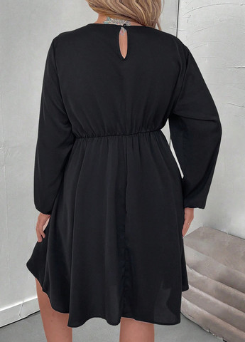 Чорна кежуал сукня SHEIN однотонна