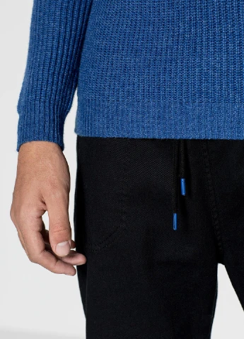 Синий демисезонный свитер Pull & Bear