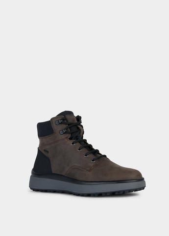 Коричневые зимние ботинки Geox