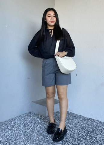 Чёрная блуза Uniqlo