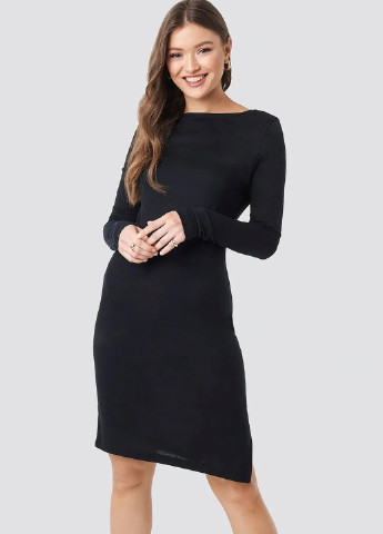Черное кэжуал платье с открытой спиной, футляр NA-KD однотонное