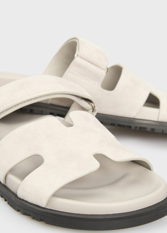 Светло-серые шлепанцы PRPY