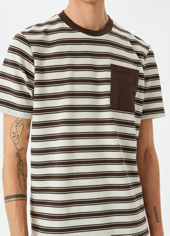 Чорно-біла футболка KOTON