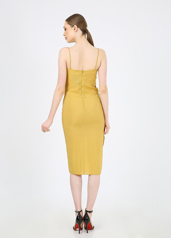 Гірчична кежуал сукня силуетна, футляр Casalini однотонна