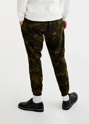 Белый свитшот Pull & Bear однотонный без декора (251697004)