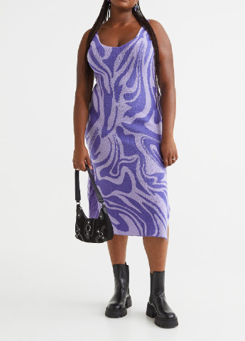 Светло-фиолетовое кэжуал платье H&M с абстрактным узором