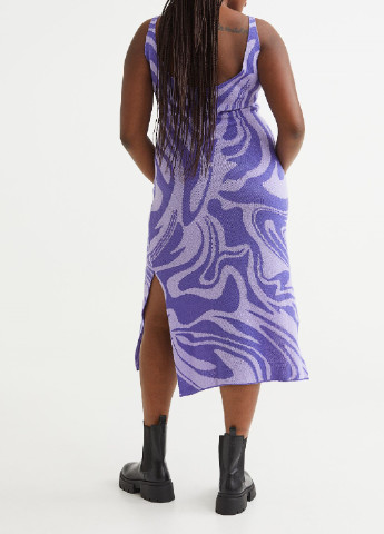 Светло-фиолетовое кэжуал платье H&M с абстрактным узором