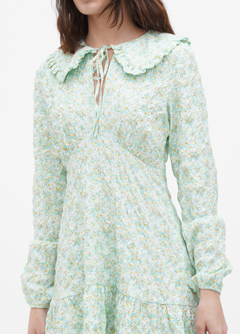 Салатовое кэжуал платье а-силуэт NA-KD с цветочным принтом