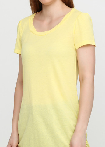 Желтая летняя футболка Gap