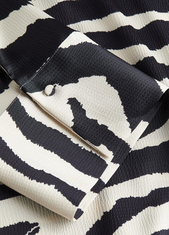 Чорно-біла блуза H&M