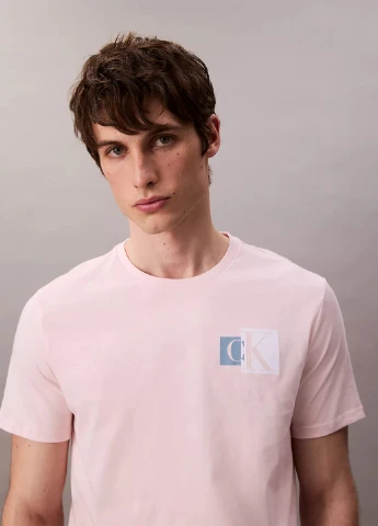 Блідо-рожева футболка Calvin Klein