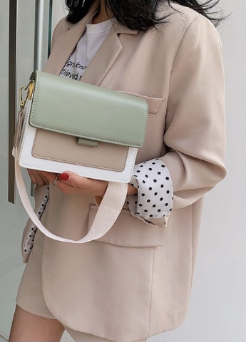 Жіноча класична сумочка через плече крос-боді на ремінці ланцюжку на три відділи оливкова зелена хакі NoName (251204268)