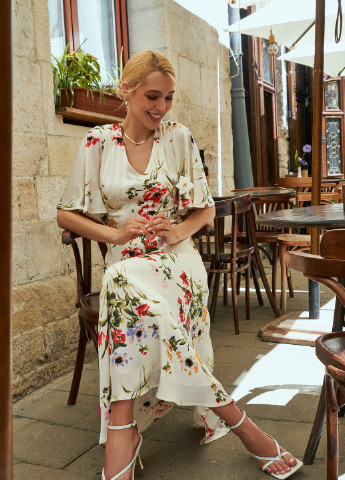 Молочное повседневный романтичное платье с цветами Gepur с цветочным принтом