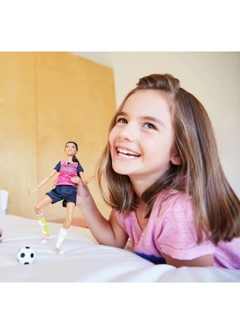 Кукла Barbie Made to Move Soccer Player Doll Барби Безграничные движения Футболистка Брюнетка (FCX82) Mattel (255665159)