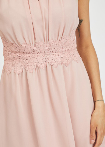 Светло-розовое коктейльное платье клеш Vila однотонное
