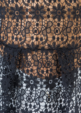 Чорна блуза з баскою Bebe Plus