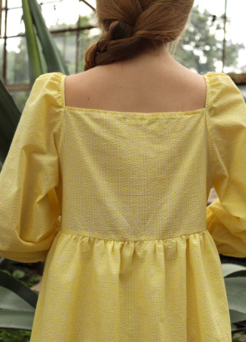 Желтое кэжуал платье с кружевом romashka Ромашка однотонное