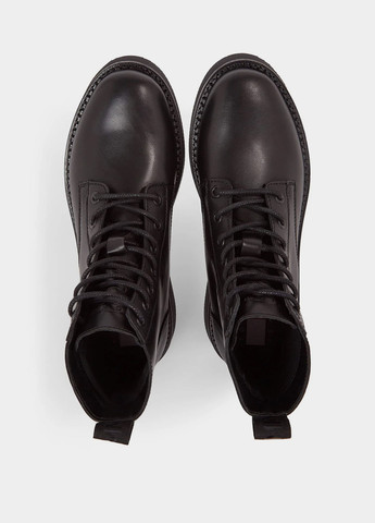 Осенние ботинки Tommy Hilfiger без декора