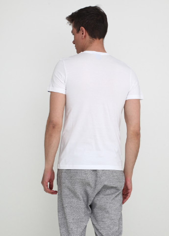 Белая демисезонная футболка adidas